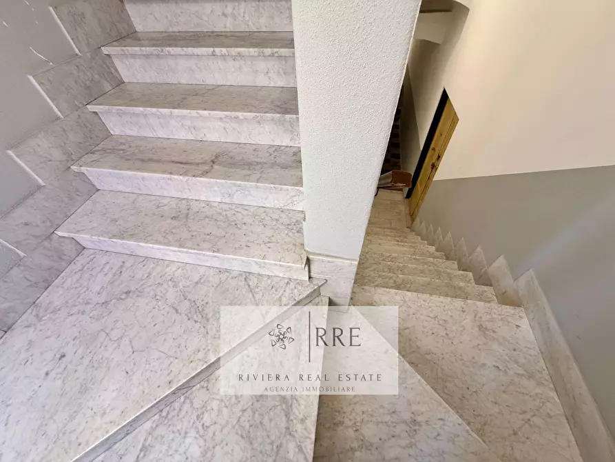 Immagine 22 di Appartamento in vendita  in Piazza Massena a Loano