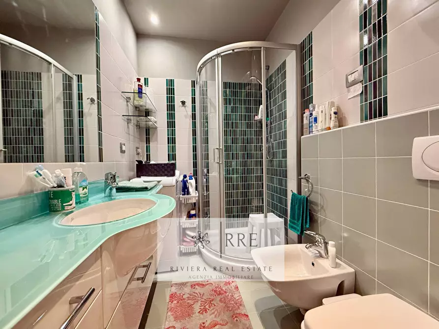 Immagine 16 di Appartamento in vendita  in via Giuseppe Mazzini a Alassio