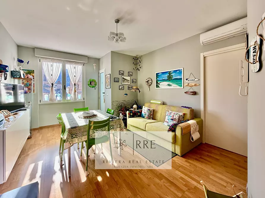 Immagine 1 di Appartamento in vendita  in via Giuseppe Mazzini a Alassio