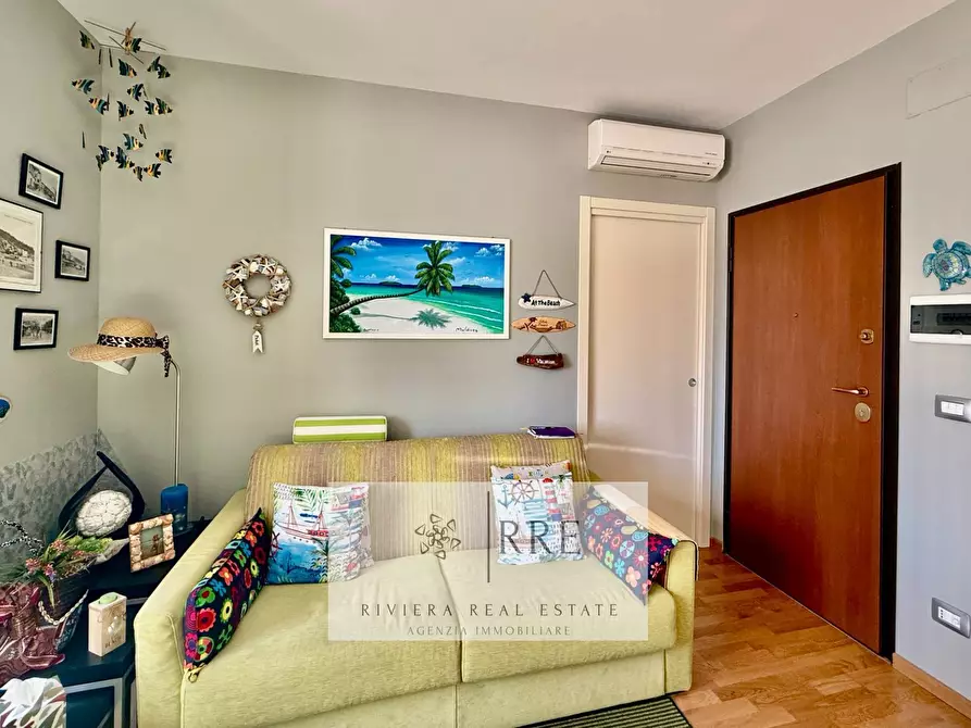 Immagine 7 di Appartamento in vendita  in via Giuseppe Mazzini a Alassio