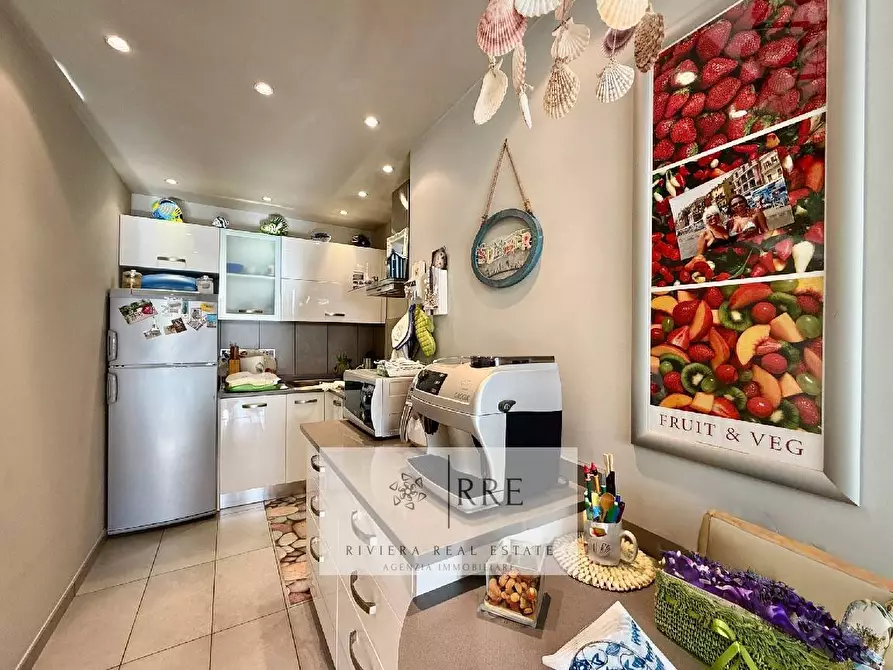 Immagine 10 di Appartamento in vendita  in via Giuseppe Mazzini a Alassio