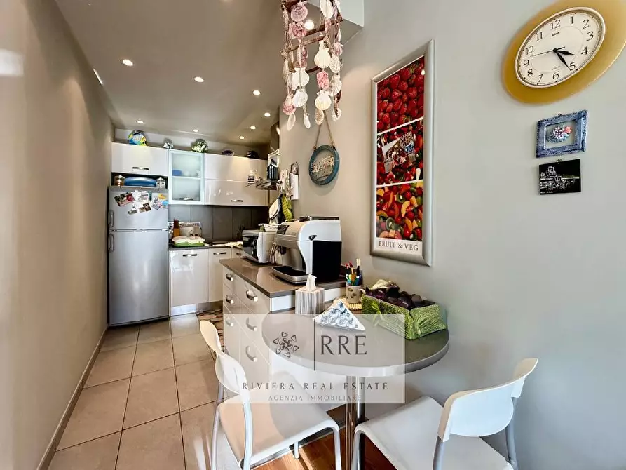 Immagine 9 di Appartamento in vendita  in via Giuseppe Mazzini a Alassio