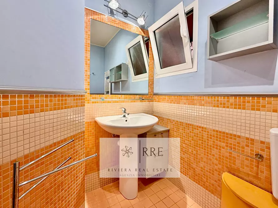 Immagine 24 di Attico in vendita  in vico San Domenico a Alassio