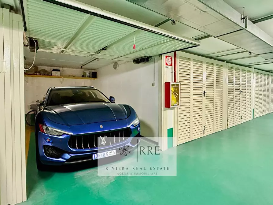 Immagine 1 di Box auto in vendita  in piazza Partigiani a Alassio