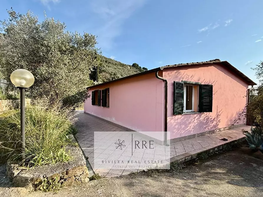 Immagine 6 di Villa in vendita  in via Fanny Roncati Carli a Imperia