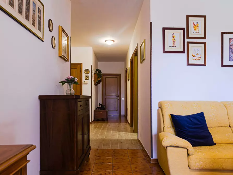 Immagine 8 di Appartamento in vendita  in Via Provenzano Salvani a Castelnuovo Berardenga