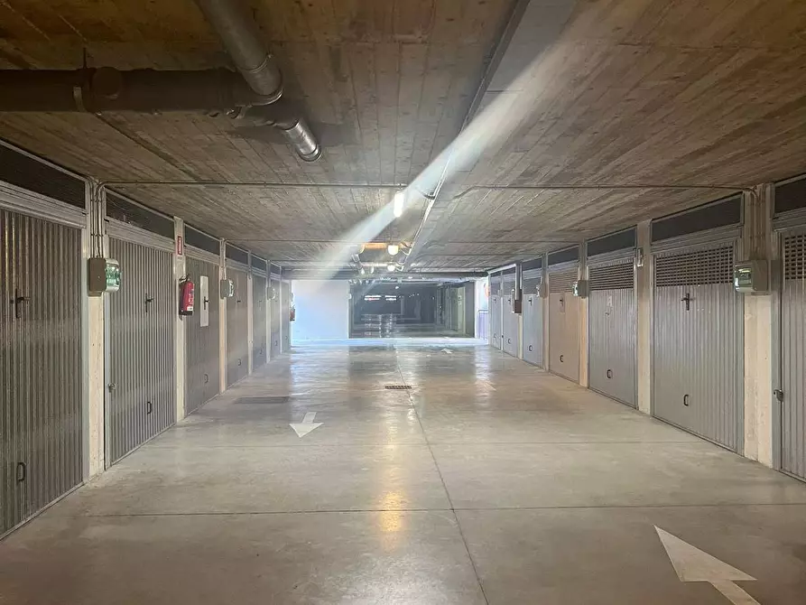 Immagine 21 di Box auto in vendita  in Via Pietro Della Valle a Firenze