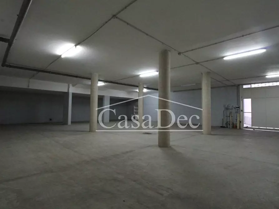 Immagine 8 di Seminterrato in affitto  in Via Giulio Cesare a Trentola Ducenta