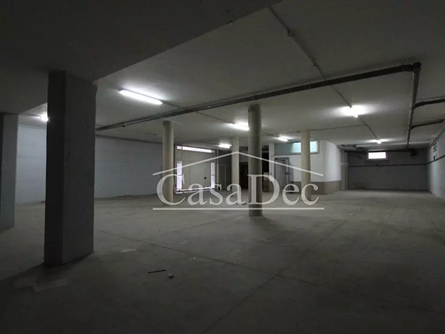 Immagine 10 di Seminterrato in affitto  in Via Giulio Cesare a Trentola Ducenta