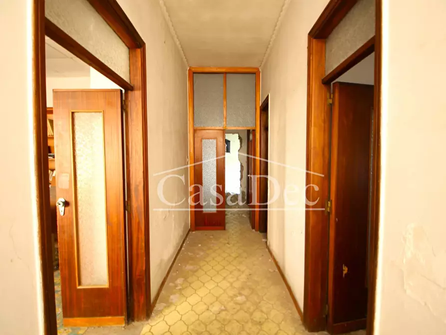 Immagine 25 di Villa in vendita  in Corso Umberto I a Casal Di Principe