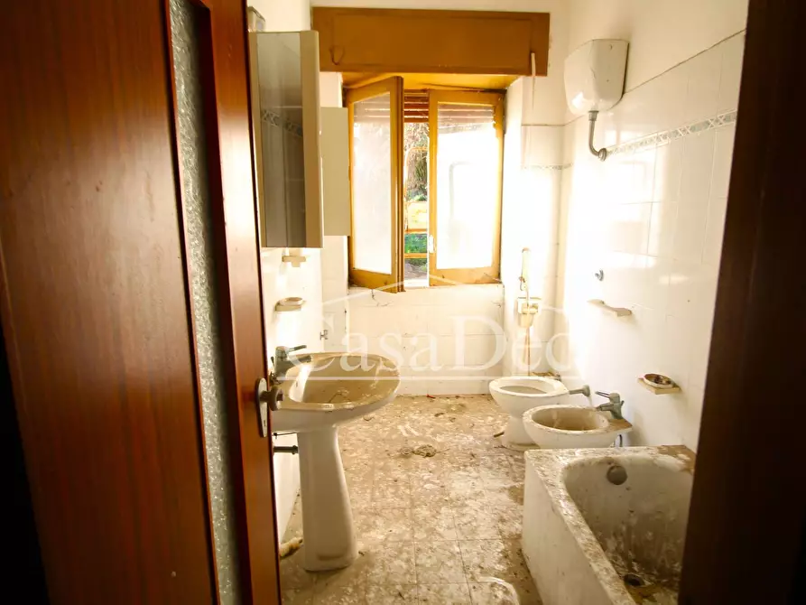 Immagine 29 di Villa in vendita  in Corso Umberto I a Casal Di Principe