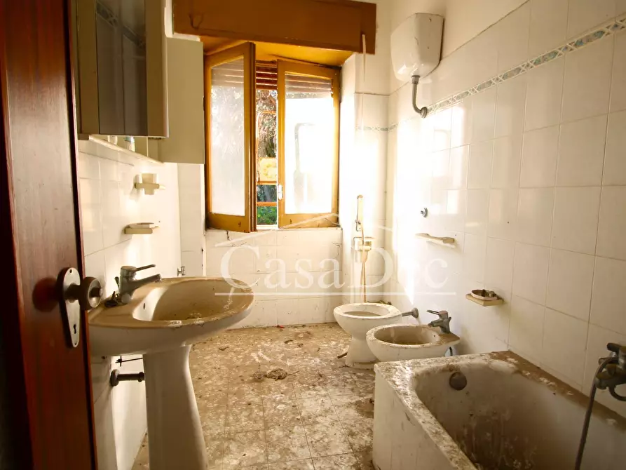 Immagine 30 di Villa in vendita  in Corso Umberto I a Casal Di Principe