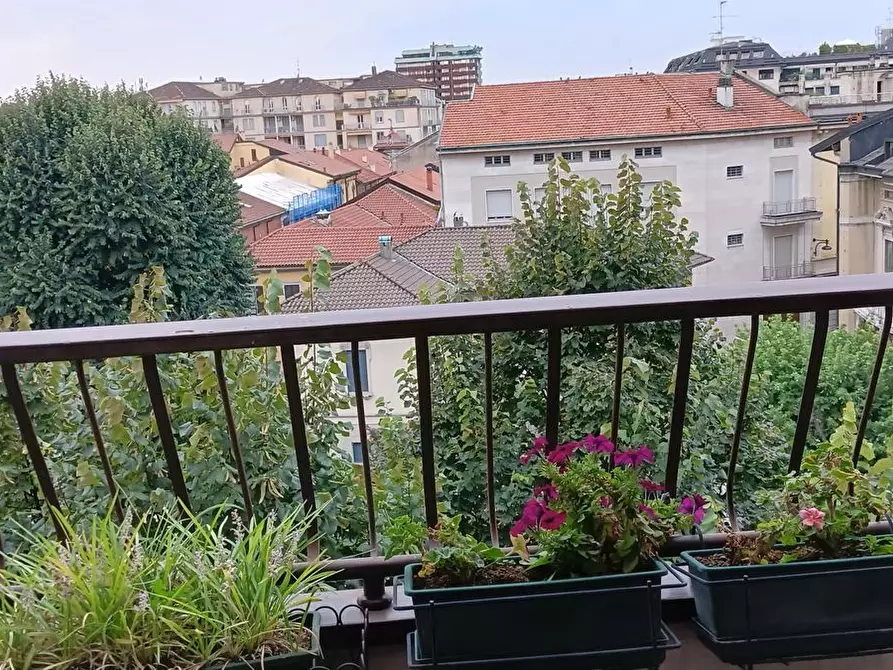 Immagine 3 di Appartamento in vendita  in Luigi Cadorna a Busto Arsizio