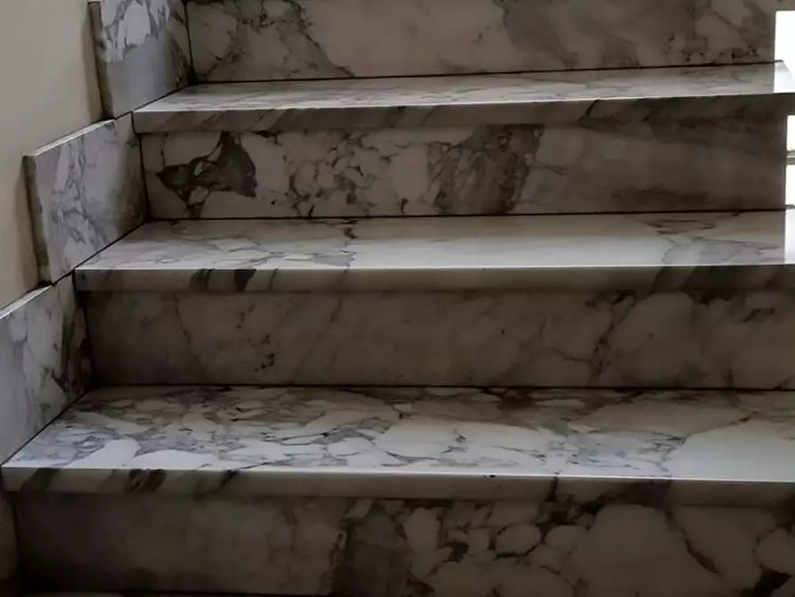 Immagine 13 di Appartamento in vendita  in Luigi Cadorna a Busto Arsizio