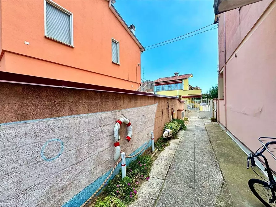 Immagine 10 di Appartamento in vendita  in Calatafimi a Comacchio