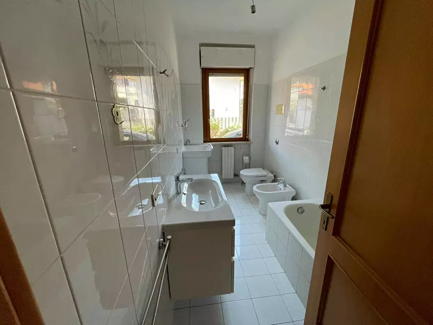 Immagine 27 di Appartamento in vendita  in Via Cipriani a Pescara