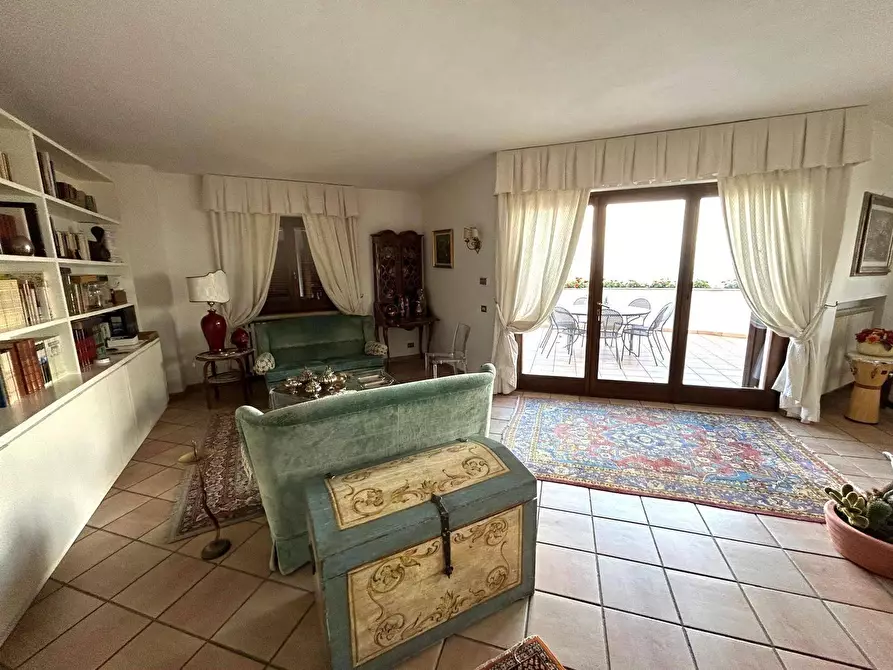 Immagine 7 di Villa in vendita  in via Licini a Chieti