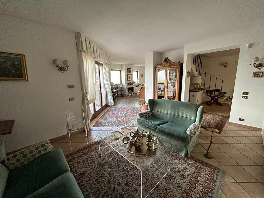 Immagine 8 di Villa in vendita  in via Licini a Chieti