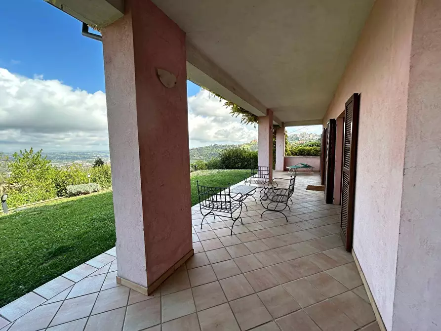 Immagine 14 di Villa in vendita  in via Licini a Chieti