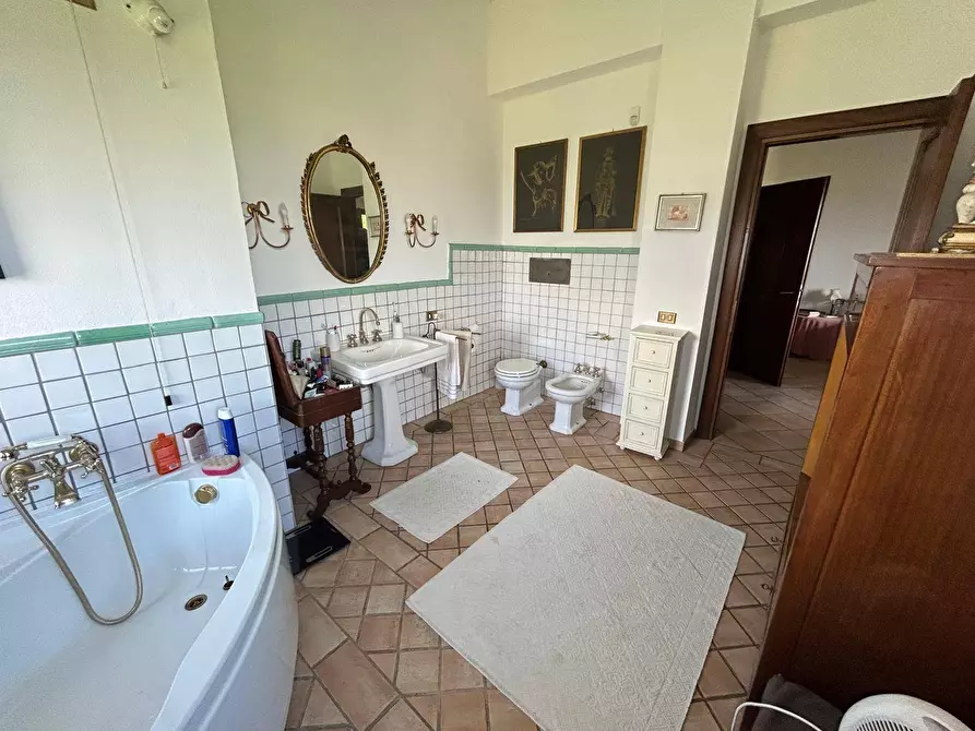 Immagine 19 di Villa in vendita  in via Licini a Chieti