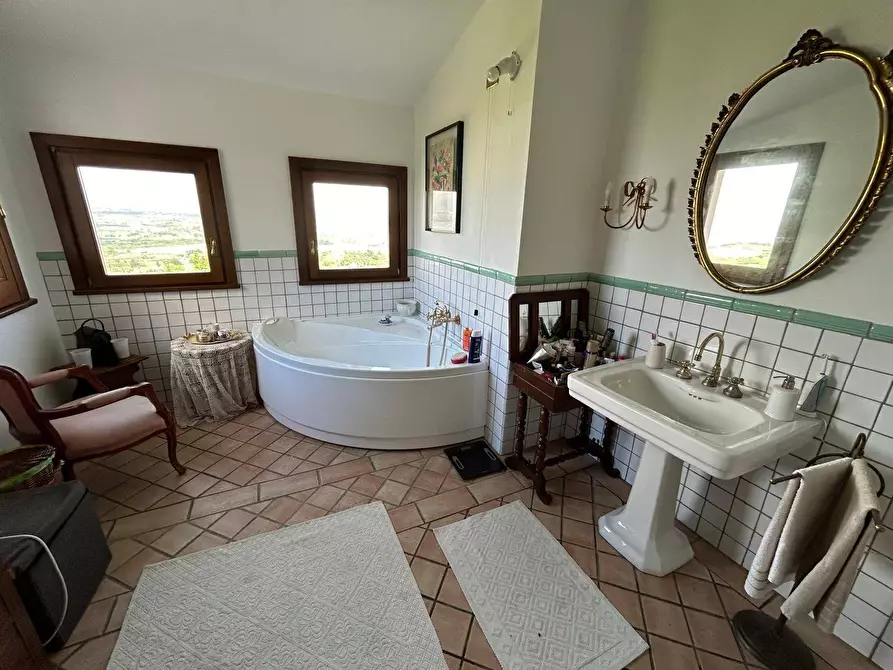 Immagine 20 di Villa in vendita  in via Licini a Chieti