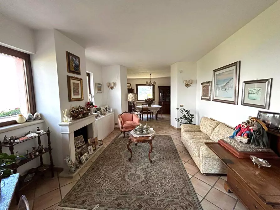 Immagine 30 di Villa in vendita  in via Licini a Chieti