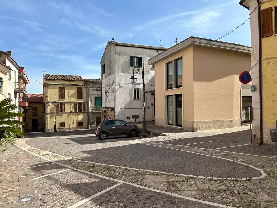 Immagine 6 di Locale commerciale in vendita  in Piazza Umberto I a Moscufo