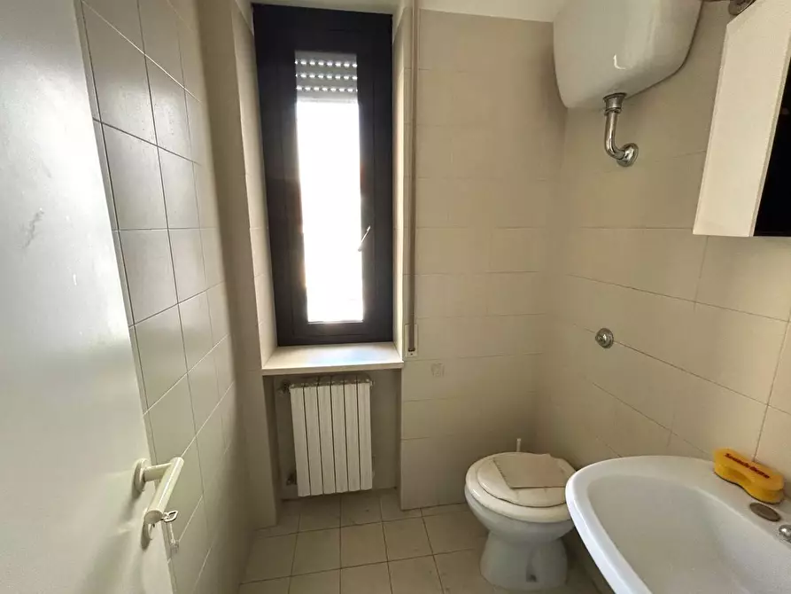 Immagine 18 di Locale commerciale in vendita  in Piazza Umberto I a Moscufo