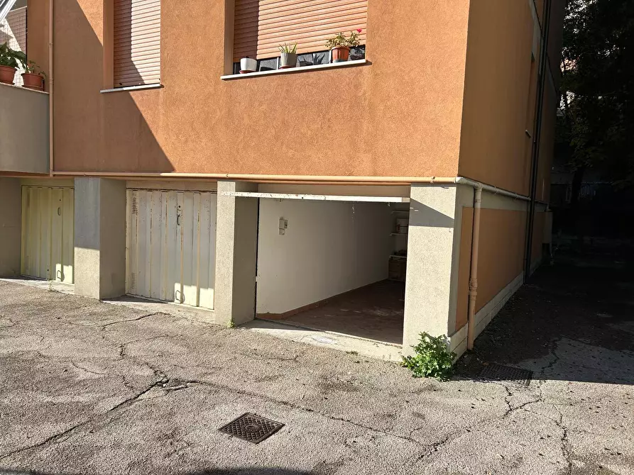 Immagine 1 di Box auto in affitto  in Via Marsala a Pescara