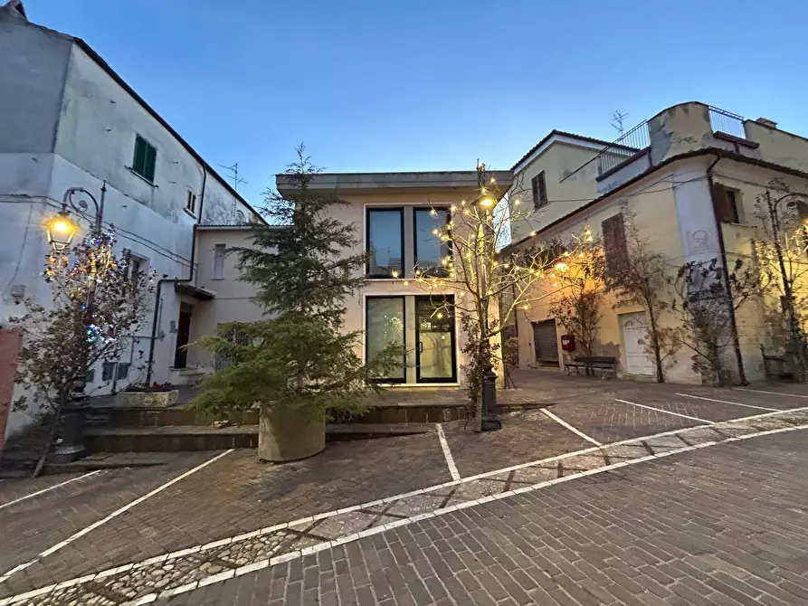 Immagine 4 di Locale commerciale in vendita  in Piazza Umberto I a Moscufo