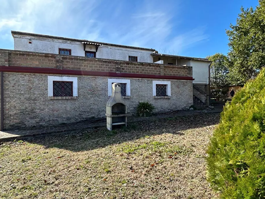 Immagine 1 di Casa indipendente in vendita  a Loreto Aprutino