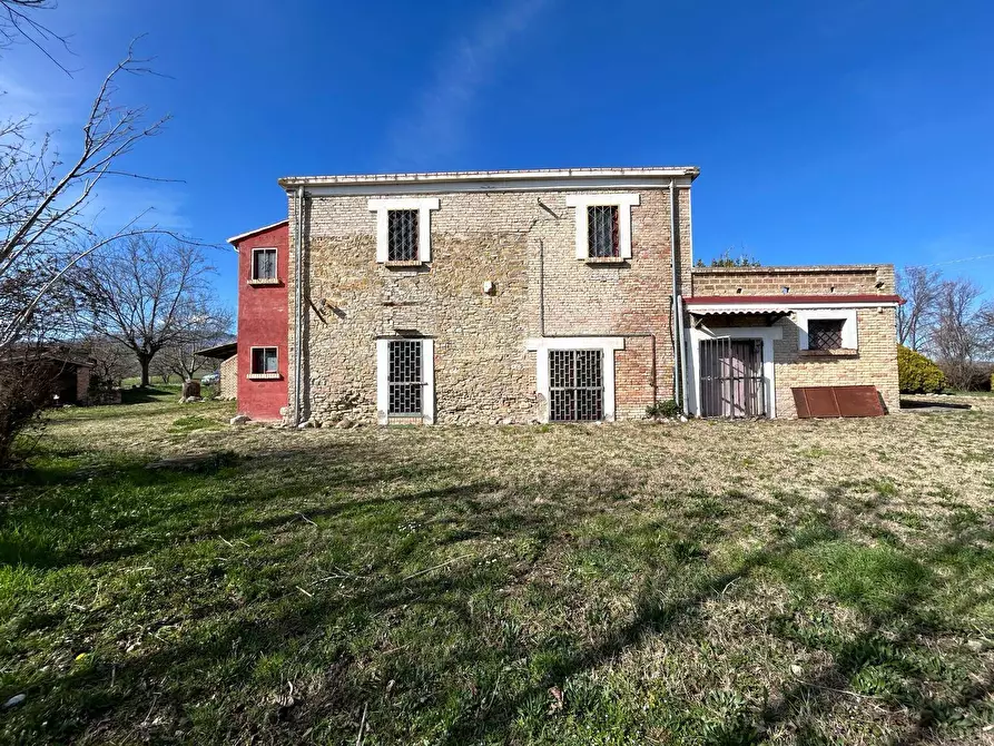 Immagine 3 di Casa indipendente in vendita  in Contrada Scannella Inferiore a Loreto Aprutino