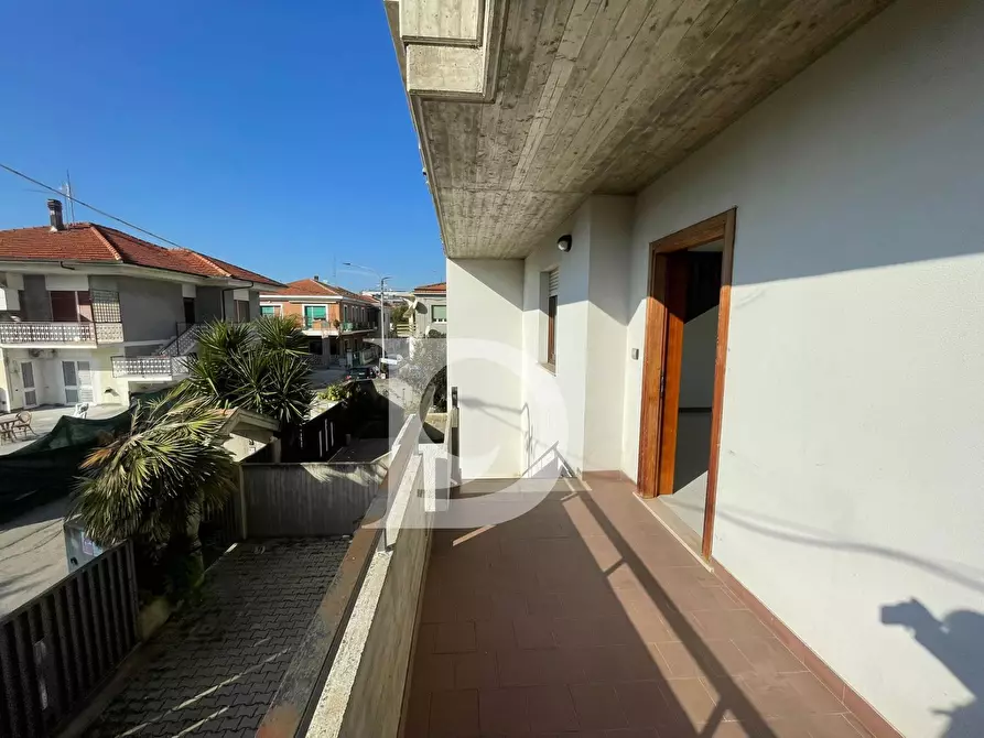 Immagine 19 di Villetta a schiera in vendita  in Via Piceni a Montesilvano