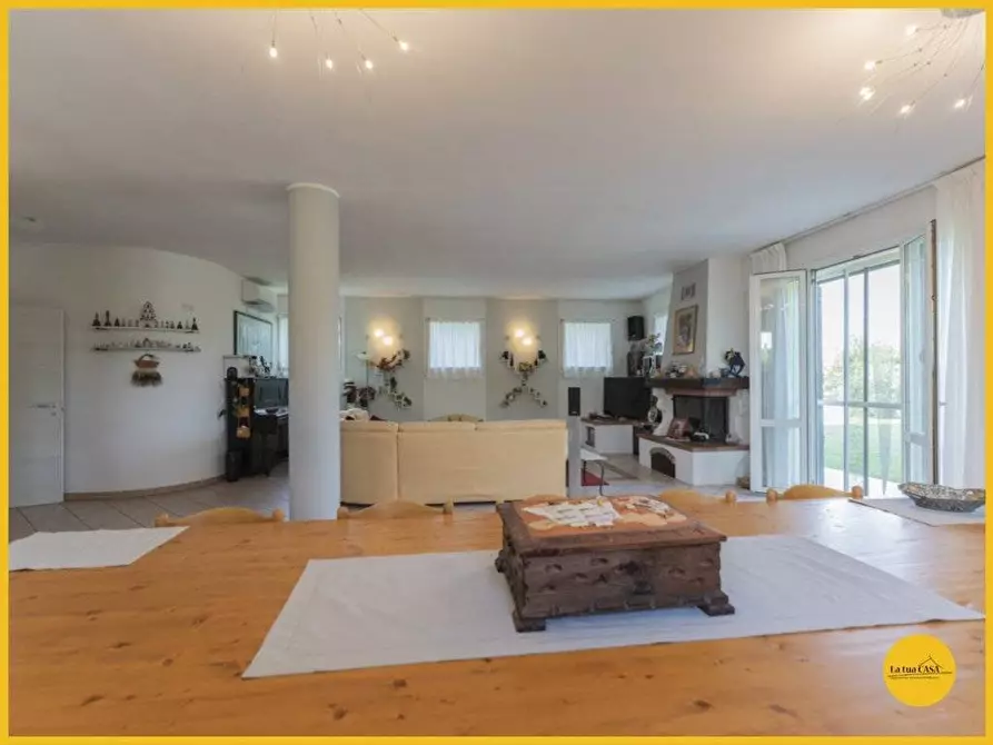 Immagine 23 di Villa in vendita  in via Dugliolo a Budrio