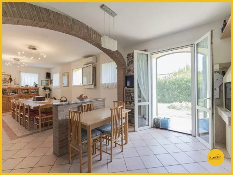 Immagine 27 di Villa in vendita  in via Dugliolo a Budrio