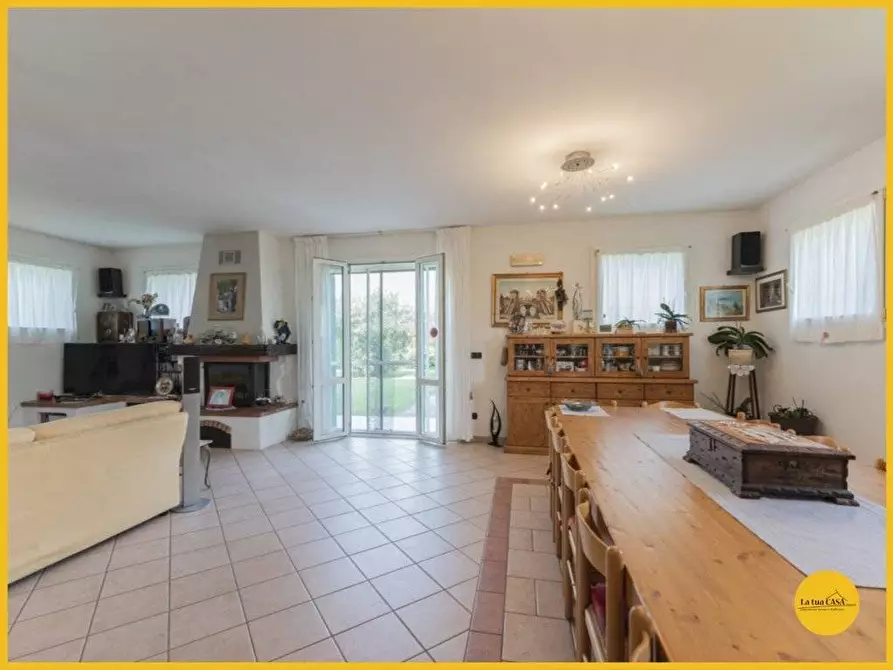 Immagine 30 di Villa in vendita  in via Dugliolo a Budrio