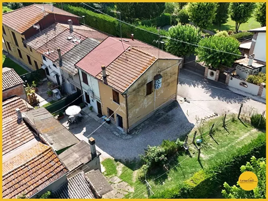 Immagine 2 di Villetta a schiera in vendita  a Molinella