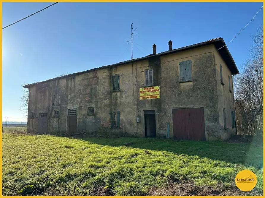 Immagine 1 di Casa indipendente in vendita  in via Romagne a Molinella