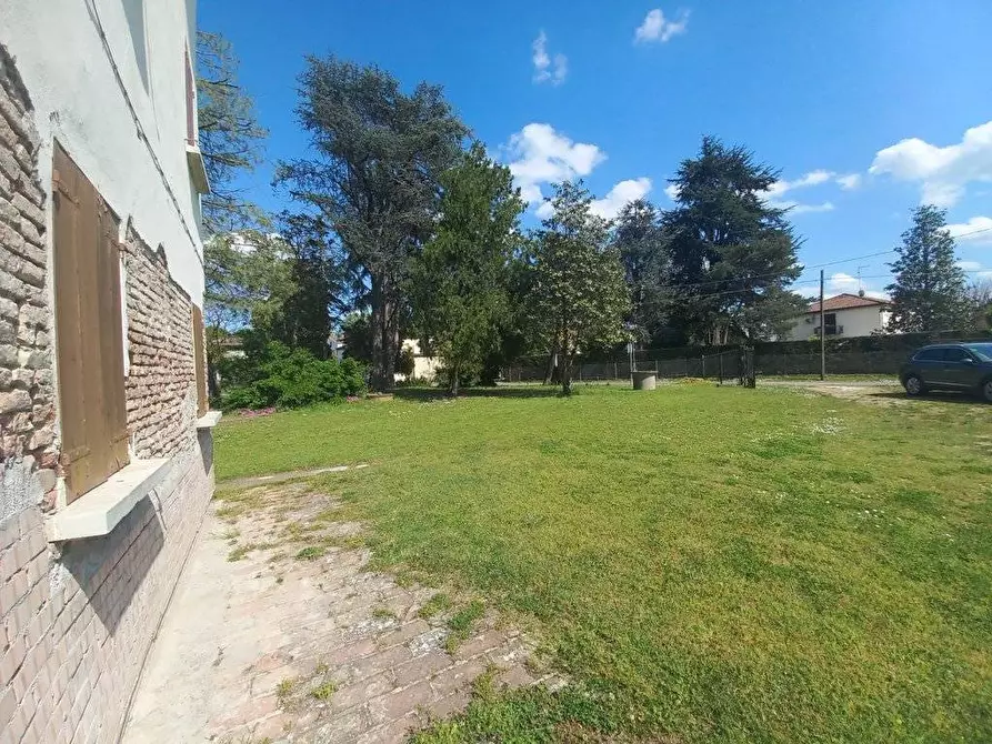 Immagine 22 di Villa in vendita  in via Ghiaroni a Molinella