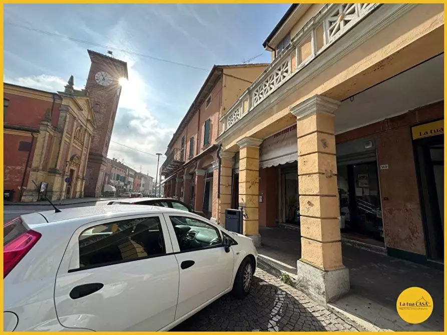 Immagine 10 di Locale commerciale in affitto  a Molinella