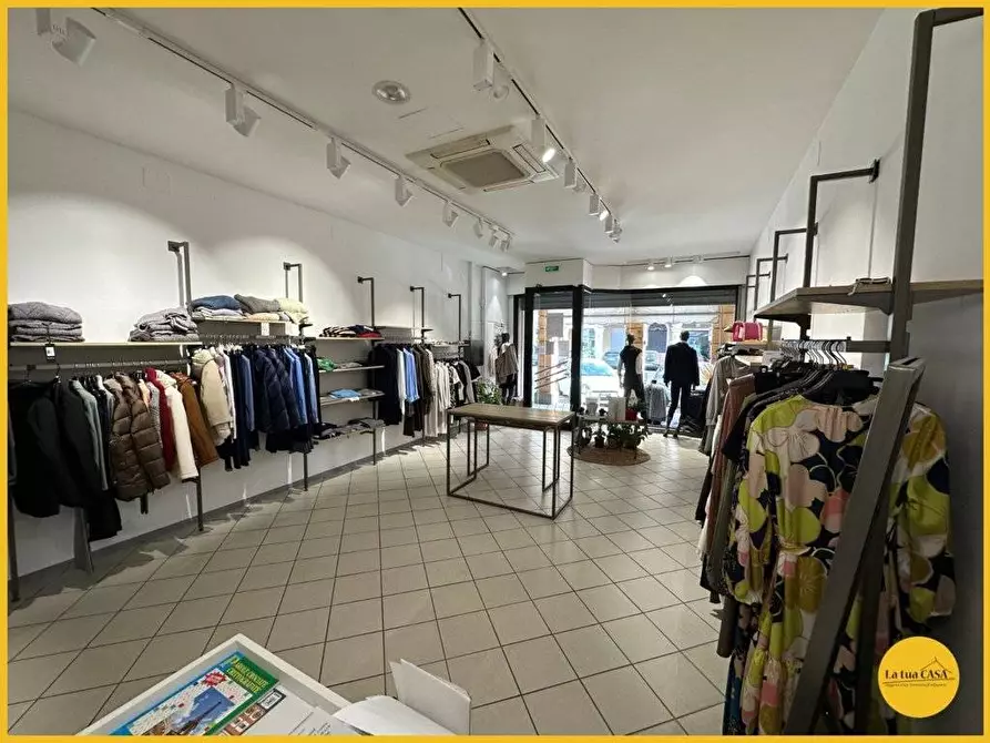 Immagine 16 di Locale commerciale in affitto  a Molinella