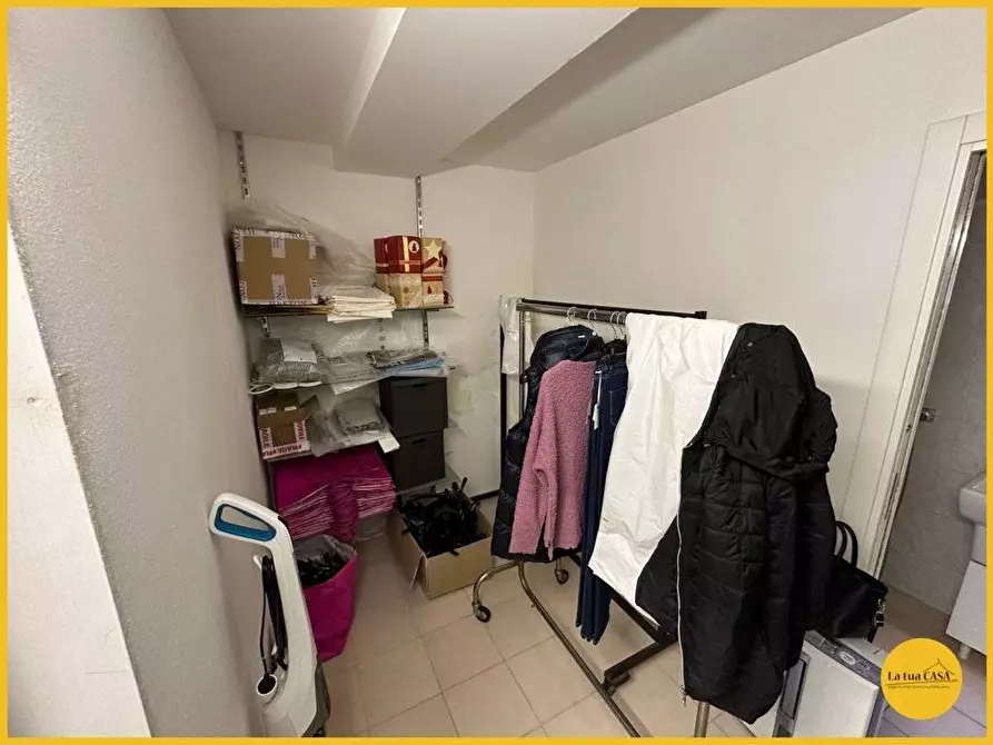 Immagine 28 di Locale commerciale in affitto  a Molinella