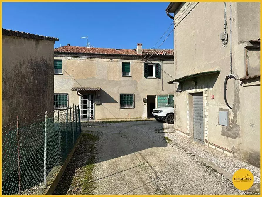 Immagine 8 di Villetta a schiera in affitto  a Ferrara