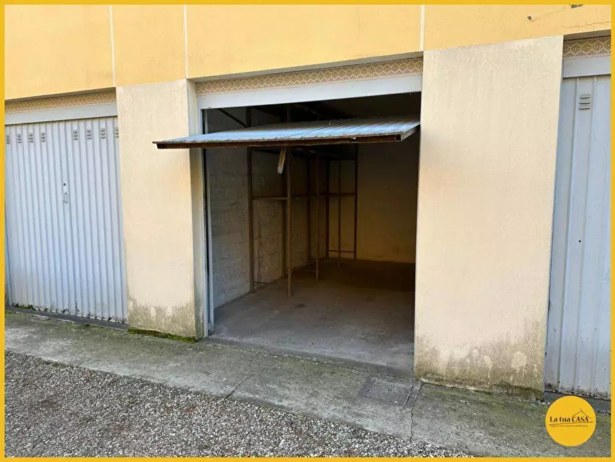 Immagine 13 di Box auto in vendita  a Molinella