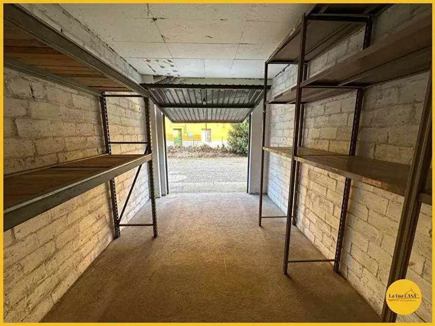 Immagine 20 di Box auto in vendita  a Molinella