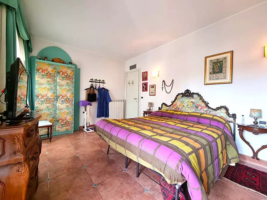 Immagine 9 di Appartamento in vendita  in Via Anton Giulio Barrili a Finale Ligure