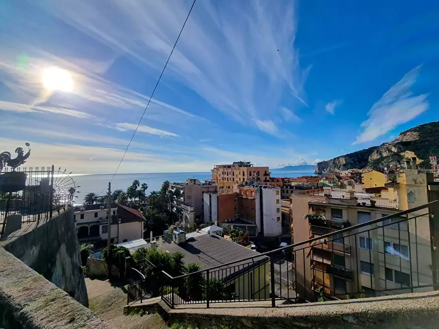 Immagine 23 di Appartamento in vendita  in Via Generale Enrico Caviglia a Finale Ligure