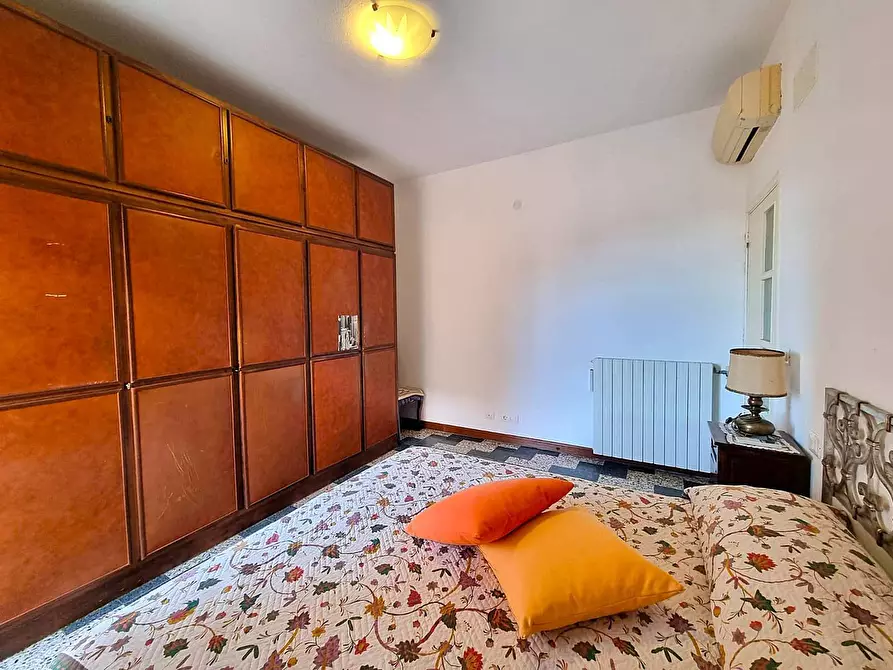 Immagine 11 di Appartamento in vendita  in Via Generale Enrico Caviglia a Finale Ligure