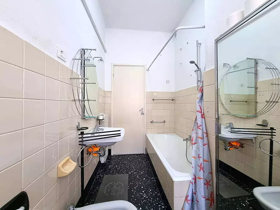 Immagine 19 di Appartamento in vendita  in Via Generale Enrico Caviglia a Finale Ligure