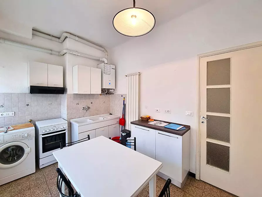 Immagine 10 di Appartamento in vendita  in Via Generale Enrico Caviglia a Finale Ligure